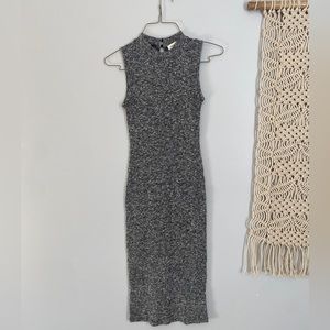 Elegant and Comfortable Form-Fitting Dress